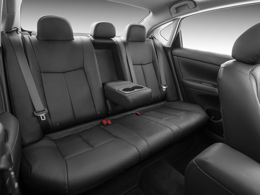  Nissan Sentra 2013 года  (BR) (фото 14 из 23)